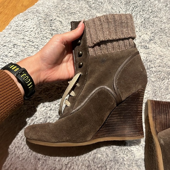 Gianni Bini platform lace up boots, brown, suede, 6 - Picture 3 of 7